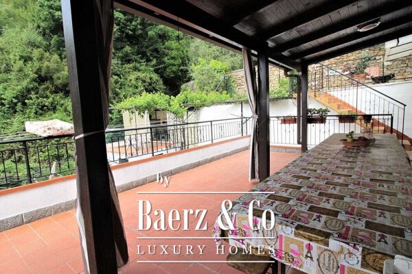 photo 5 2 x Villa for sale 350 m² (ca. 1975) + 125 m² (2006)