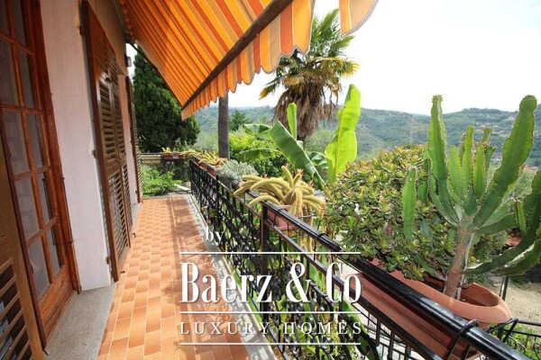 photo 10 2 x Villa for sale 350 m² (ca. 1975) + 125 m² (2006)