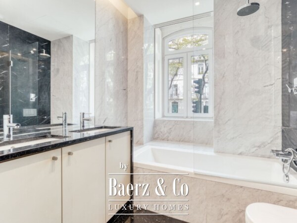 photo 15 Luxury 2 bedroom with 140sqm garden and garage in Lisbon
