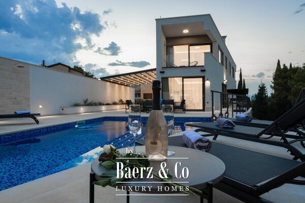 photo 4 Brač, Supetar, luxury villa in an attractive location